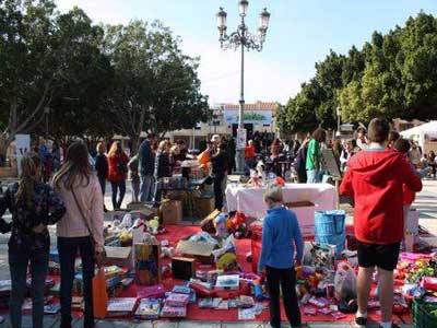 Rcord de participacin infantil y juvenil en el 'VIII Mercadillo Solidario' y 'VII Festival Posidetnia'