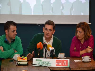 El PSOE lamenta que el PP no haya defendido los intereses de Almera durante 2014, un ao clave para su futuro