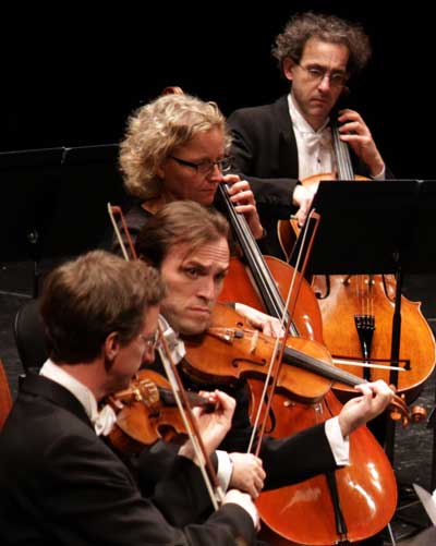 La Orquesta Ciudad de Granada brilla con las obras de Bach en el Auditorio