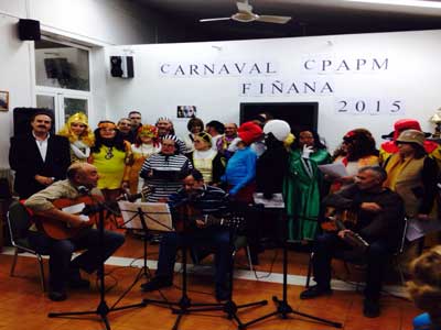 Las personas usuarias del Centro de Participacin Activa de Personas Mayores de Fiana celebran su Fiesta de Carnaval
