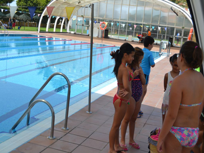 Abierto el plazo para los cursos de natacin en Piscina Municipal de Las Cabauelas