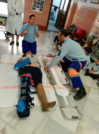 La Unidad de Urgencias del Distrito Sanitario Almera realiza un taller formativo en el Colegio La Milagrosa de la capital