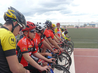 Ral Craviotto, del Club Ciclista Ciudad de El Ejido, vence en el Trofeo Prez Garzn de Santa Fe (Granada)