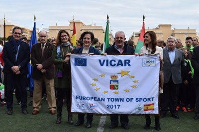La bandera de Villa Europea del Deporte ya ondea en Vcar