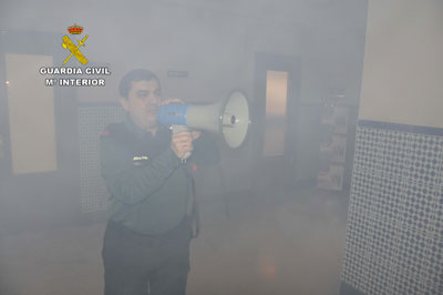 La Guardia Civil realiza un simulacro de emergencia en la Comandancia de Almera 