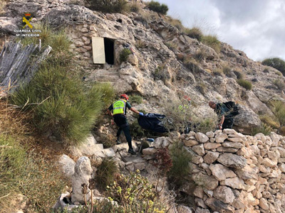 Rescatan el cadver de un hombre de 60 aos en una cueva de la Cala de San Pedro