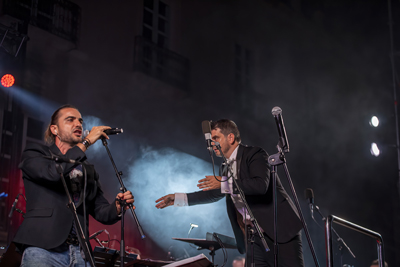 La Banda Municipal se desmelena al ritmo del rock en una repleta Plaza de la Constitucin