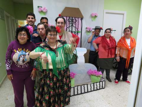 La unidad ocupacional de Verdiblanca celebra su  tradicional Cruz de Mayo