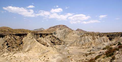 Un carnaval de indios y vaqueros en el Desierto de Tabernas