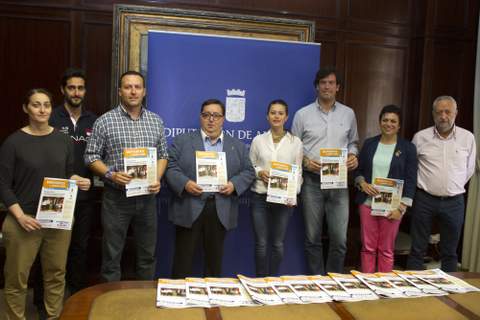 Diputacin colabora con la nueva revista Deportes y Tiempo Libre de Roquetas 