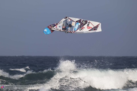 Vctor Fernndez contina lder del mundial de Windsurf tras acabar tercero en Tenerife