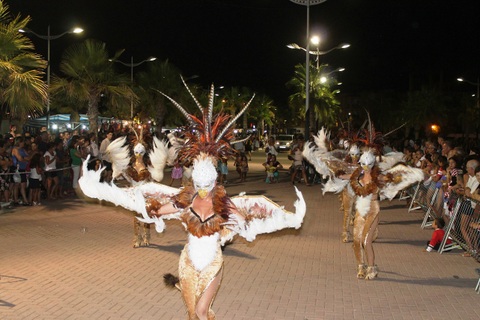 Ms de 6.000 personas disfrutaron del espectacular DESFILE DEL CARNAVAL DE VERANO EN SAN JUAN DE LOS TERREROS
