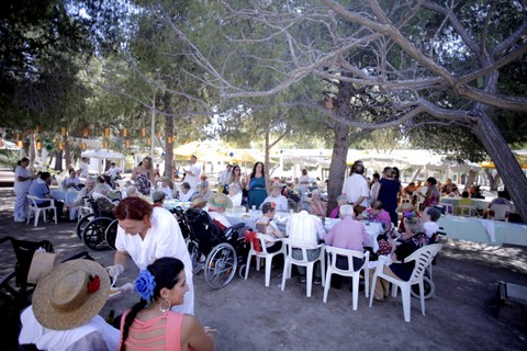 Diputacin acerca la Feria de Almera a los ancianos de la Residencia Asistida