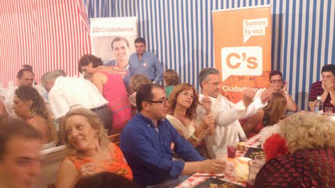 Cs de Almera: Cena de afiliados y simpatizantes en la Caseta Popular del recinto ferial para celebrar las fiesta de  la Patrona de Almera