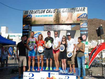 Juan Salvador Daz y Sylvia Gehnbock, ganadores del III Triatln Cabo de Gata-Njar