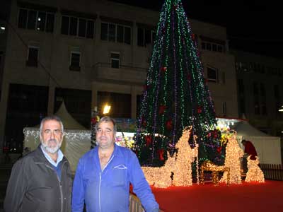 El municipio luce desde anoche su iluminacin de Navidad con ms puntos de luz y arcos decorativos