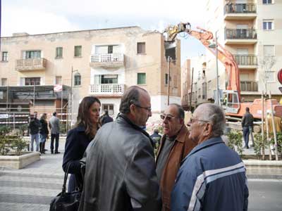 El Ayuntamiento inicia las demoliciones de las Casas de los Maestros, en la Avenida de Vilches