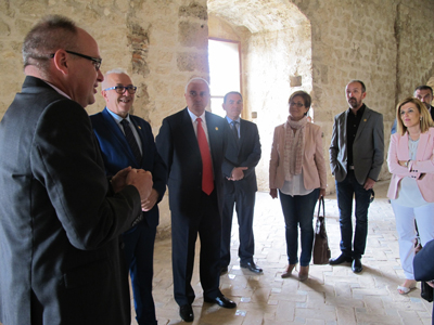 Un proyecto para restaurar el Patio de Honor del Castillo de Vlez-Blanco impulsar la imagen de la marca Mrmol de Macael