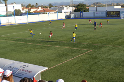 Vicente del Bosque inicia el V Torneo de Ftbol Base de Vera con una memorable jornada