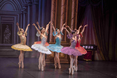 El Ballet Clsico Internacional deleita con la interpretacin de ‘La Bella Durmiente’