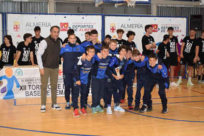 Ms de 1.200 jugadores de Andaluca, Madrid y Murcia han participado en el 12 Torneo de Semana Santa de Adaba de baloncesto
